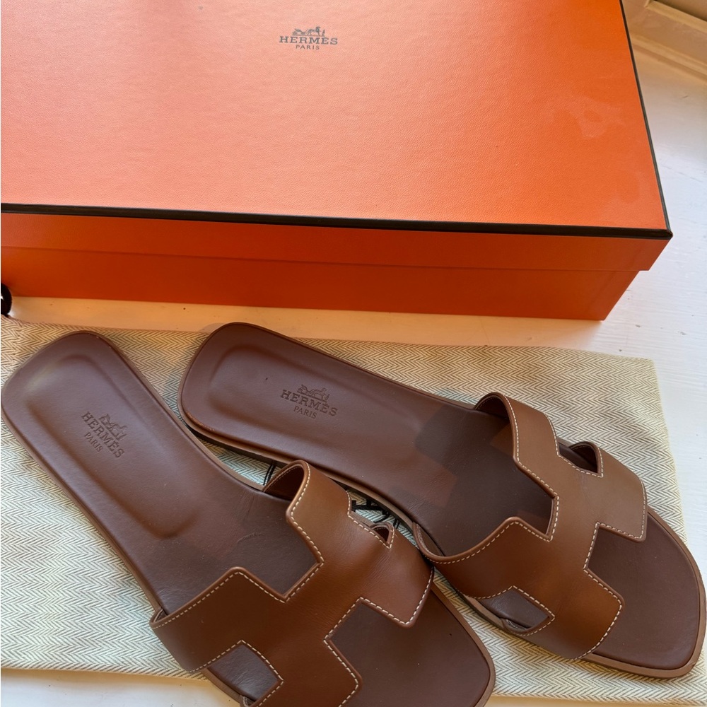 Oran Hermes sandal - size 41. Proof of purchase. Duster/box included.